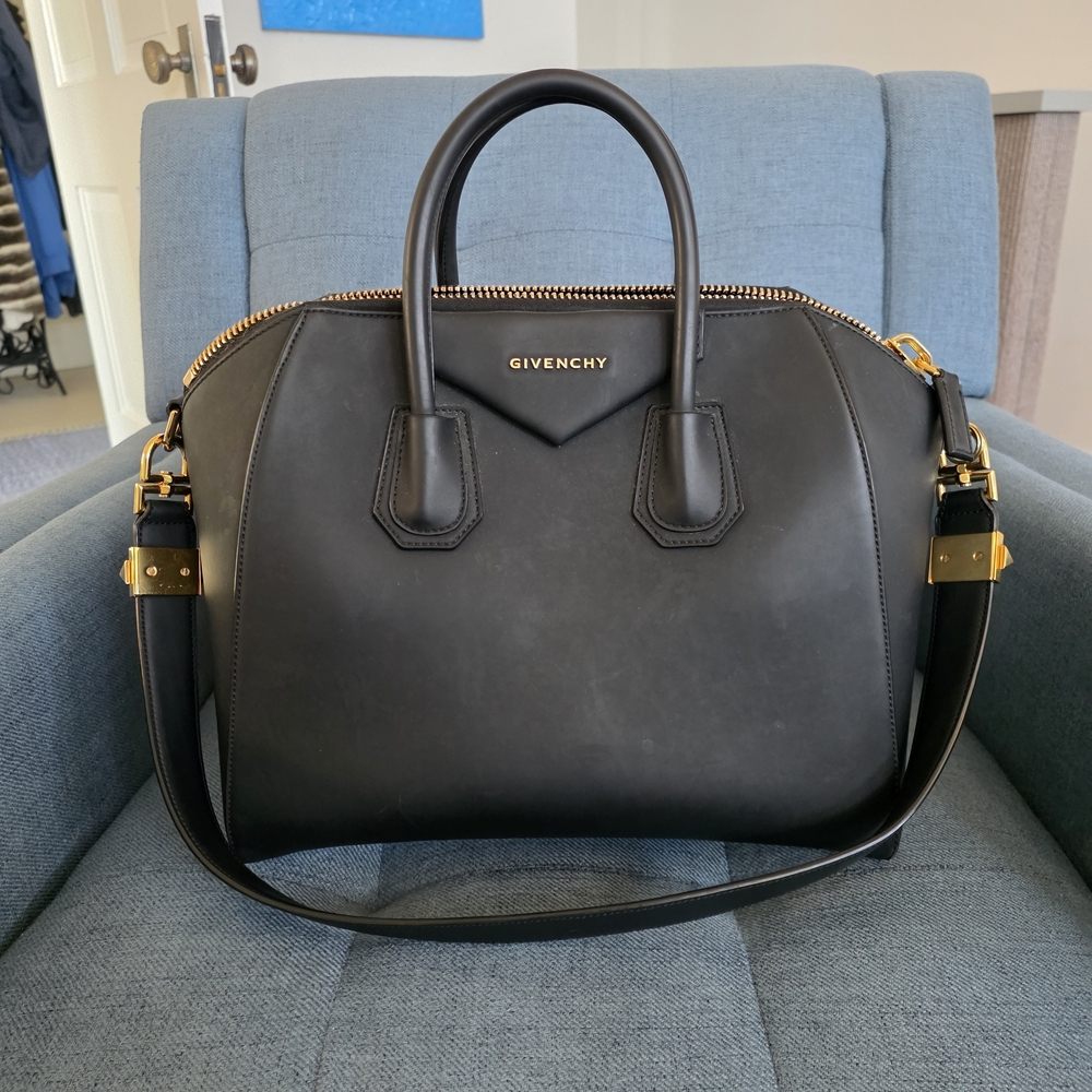 Ultra RARE Authentic Givenchy Rubber Effect Antigona